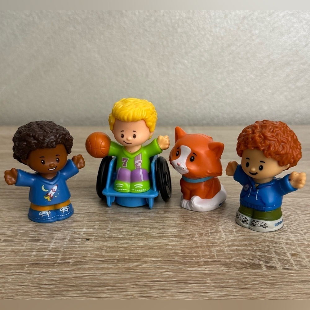 Fisher Price Little People Lot Of Four Figures - Picture 13 of 13